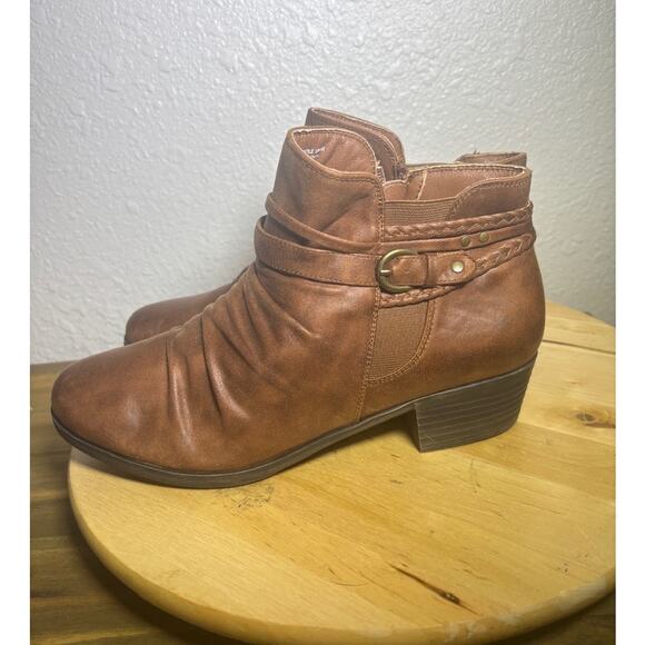 Yuu 'Norah' brown Faux Leather booties size 11 NWT - Picture 3 of 6